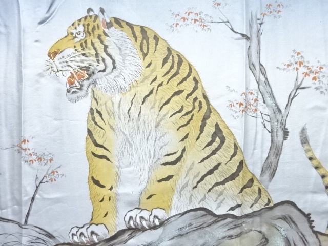 JAPANESE KIMONO / ANTIQUE MENS JUBAN / TIGER PATTERN